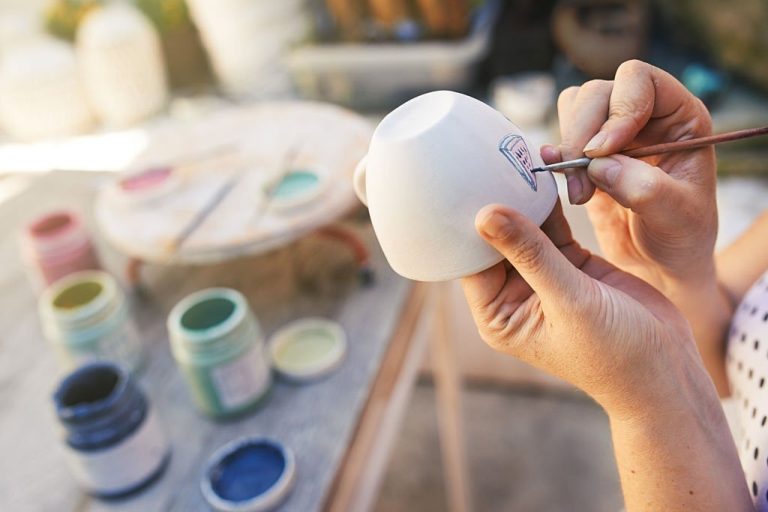 How to Paint Ceramic like a Professional? Learner’s Guide
