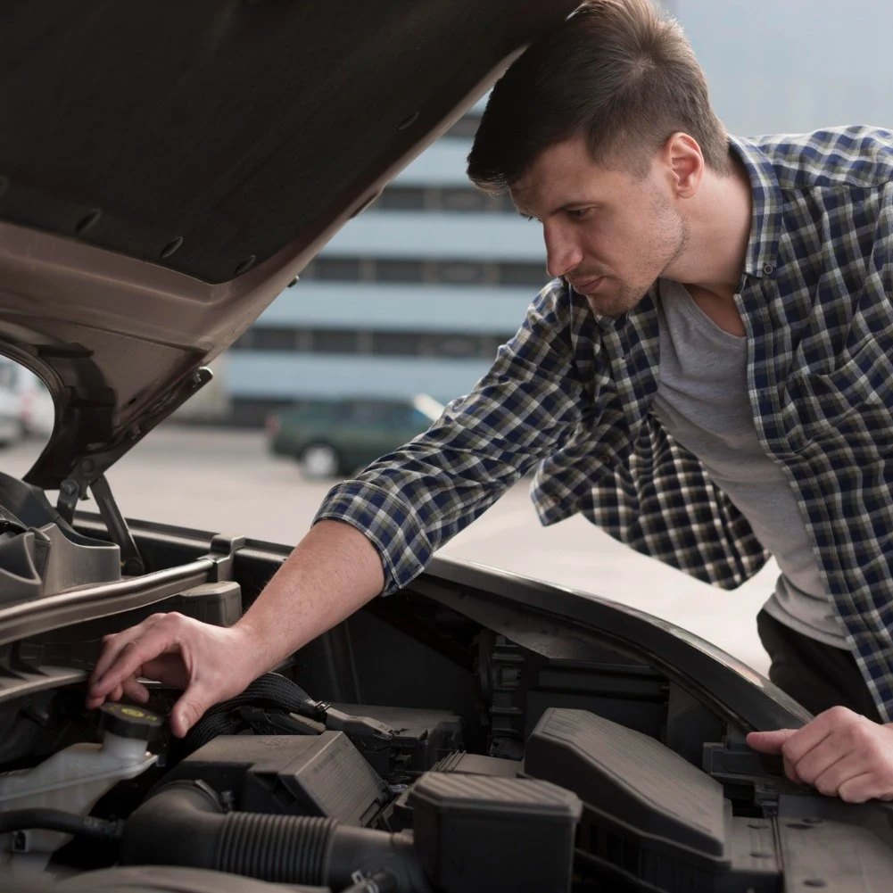 How to Change a Thermostat in a Car
